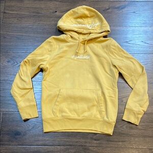 Hollister Yellow Sweatshirt with Hood and Soft Fabric